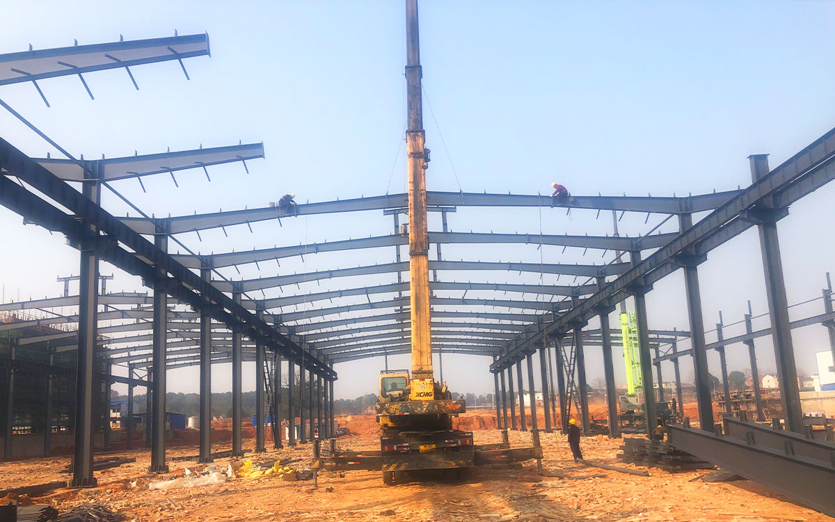 鋼結(jié)構(gòu)廠房冬季如何保溫?